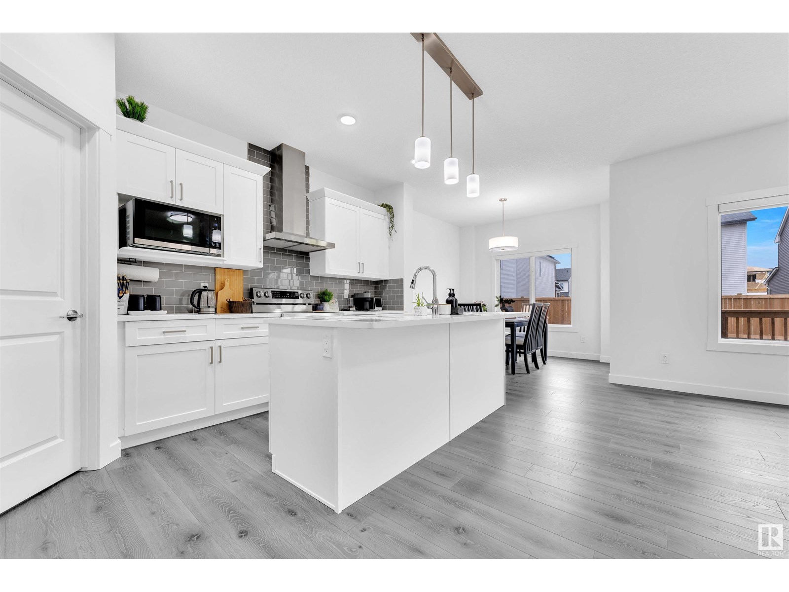 Photo 8 of 2117 209 A St Nw, Edmonton AB
