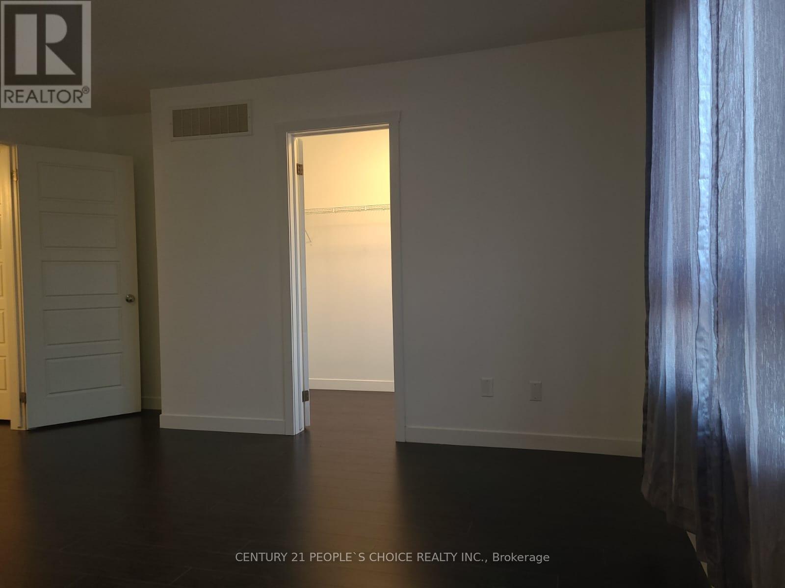 Photo 10 of C 10 190 Century Hill Drive, Kitchener ON