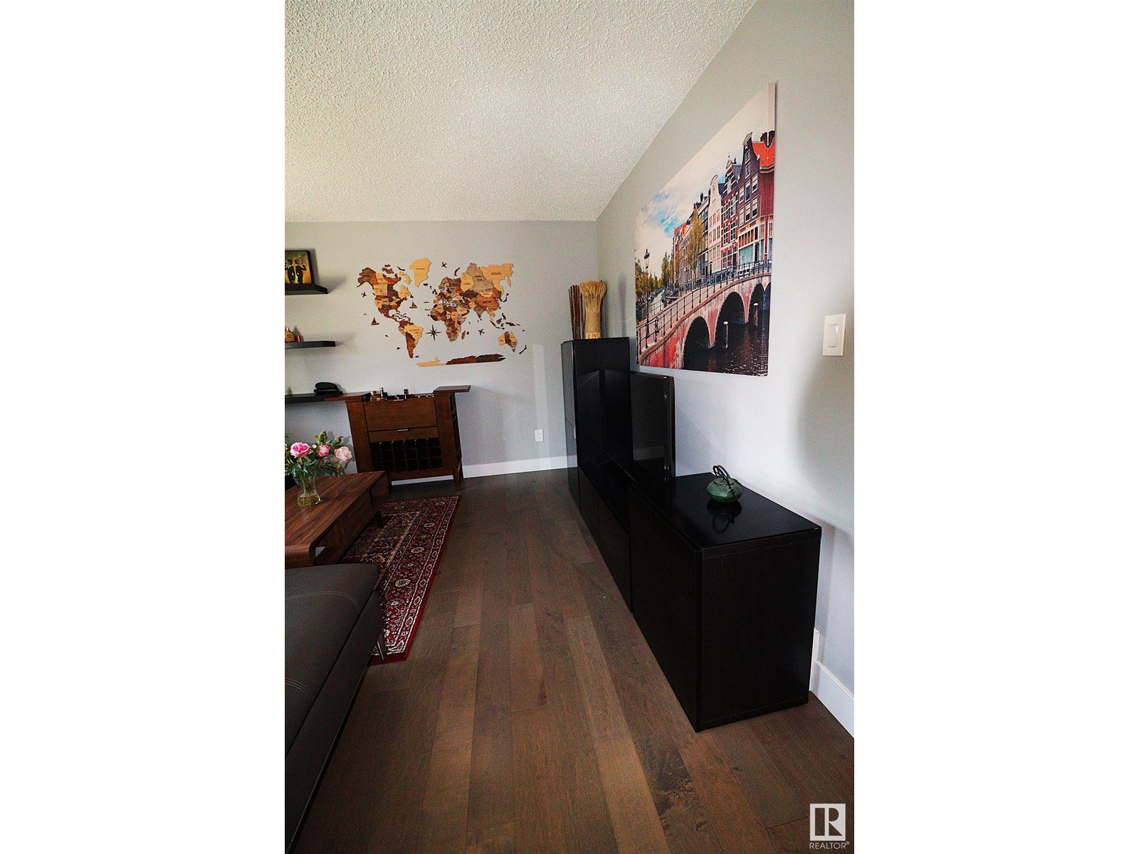 Photo 7 of 23 2922 Maple Way Nw, Edmonton AB