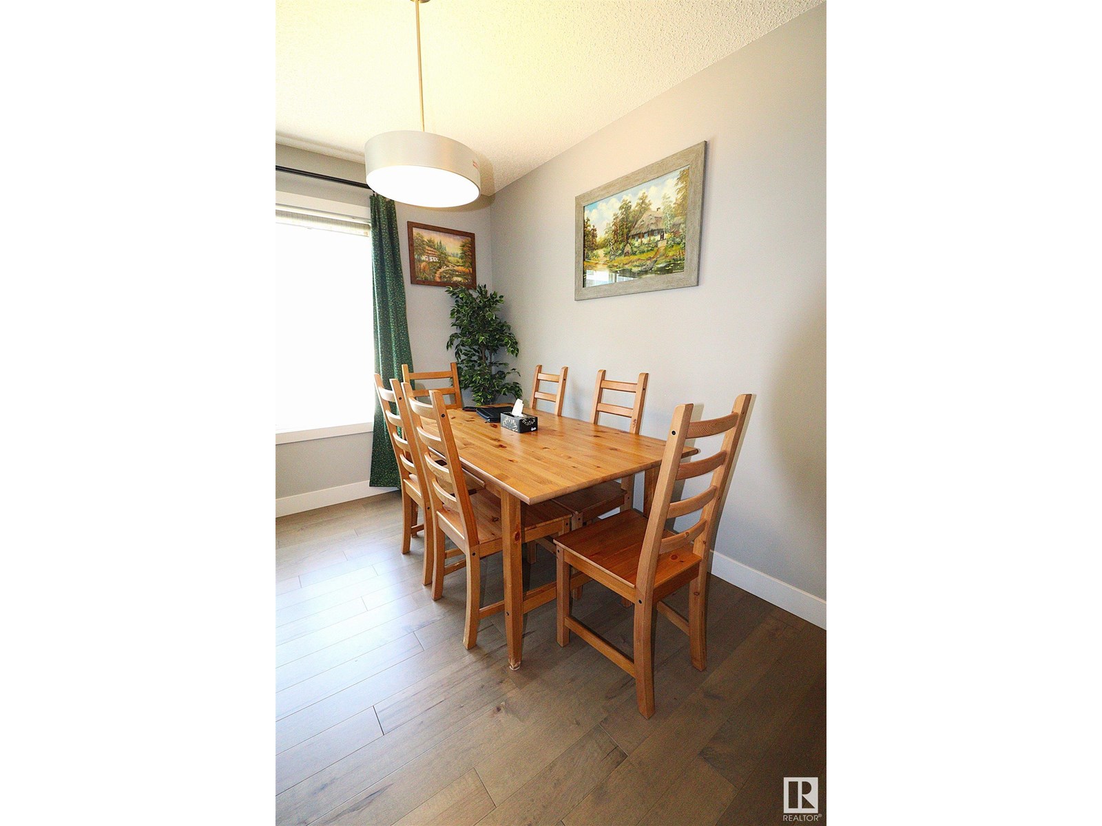 Photo 16 of 23 2922 Maple Way Nw, Edmonton AB