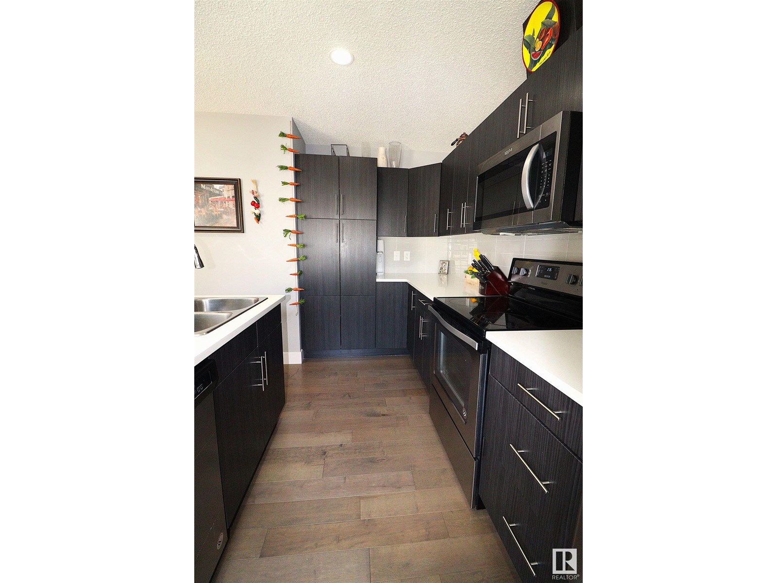 Photo 13 of 23 2922 Maple Way Nw, Edmonton AB