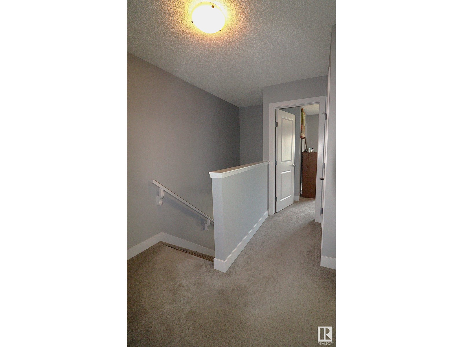 Photo 27 of 23 2922 Maple Way Nw, Edmonton AB