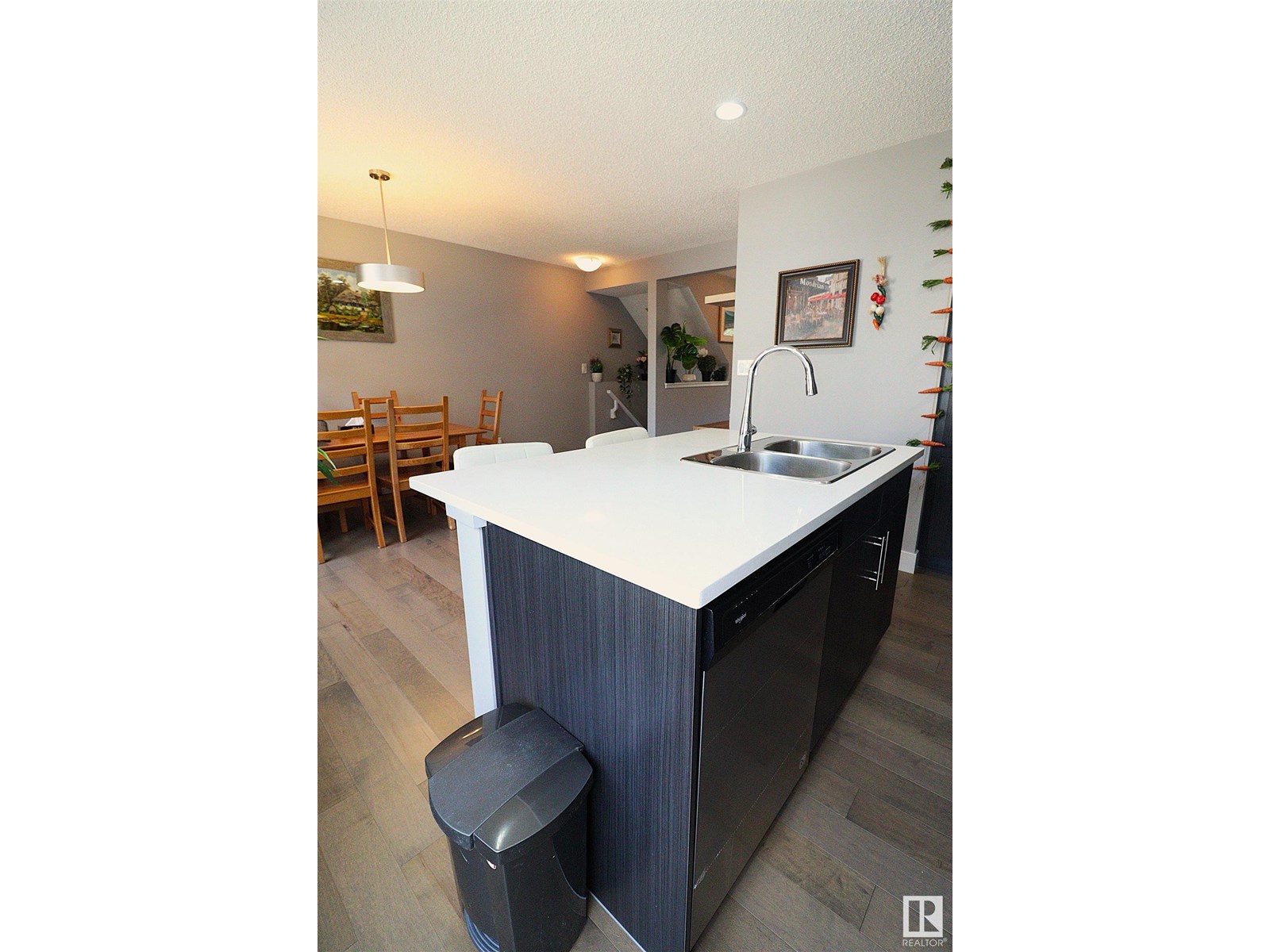 Photo 19 of 23 2922 Maple Way Nw, Edmonton AB