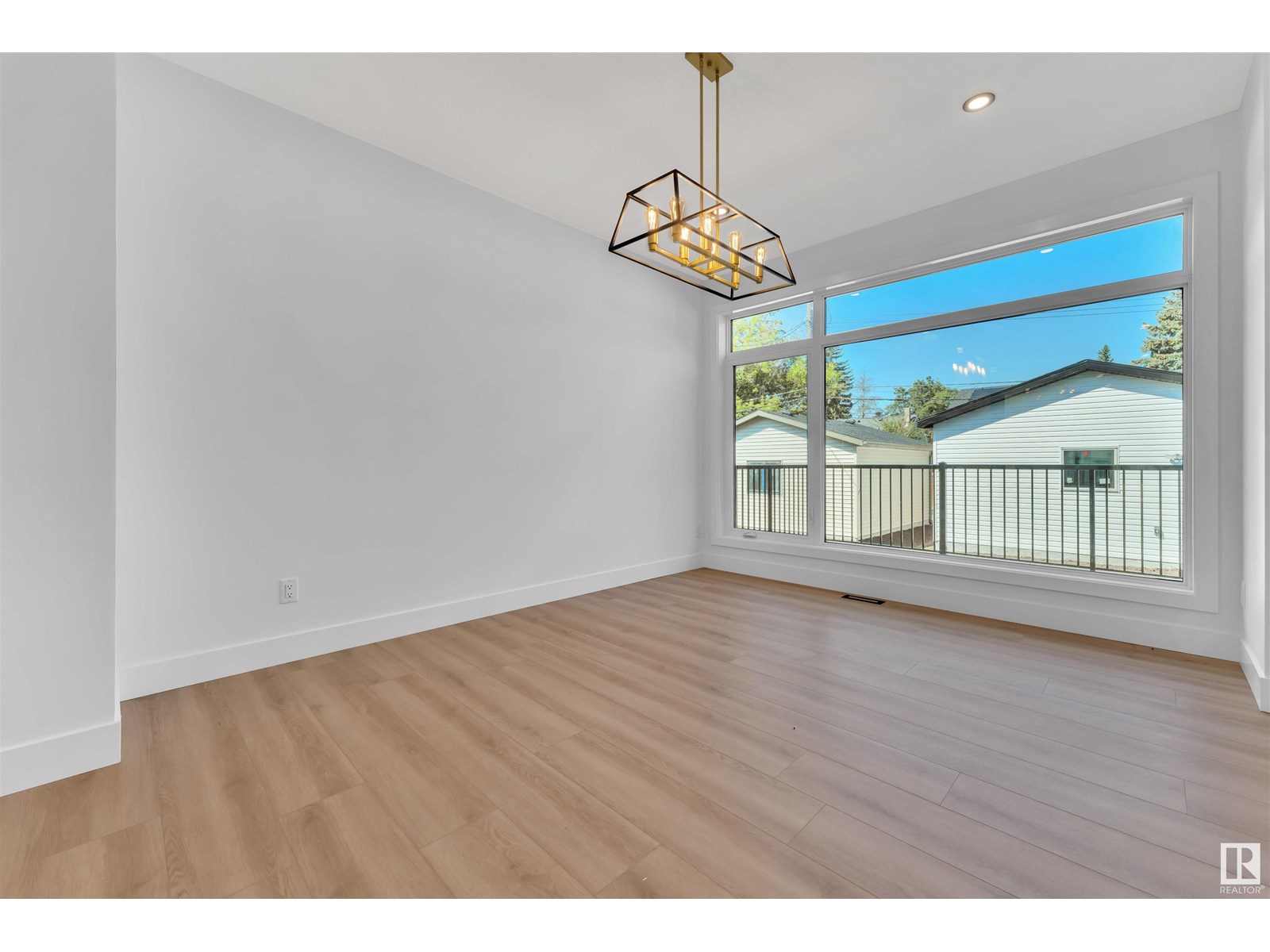 Photo 16 of 10976 138 St Nw, Edmonton AB