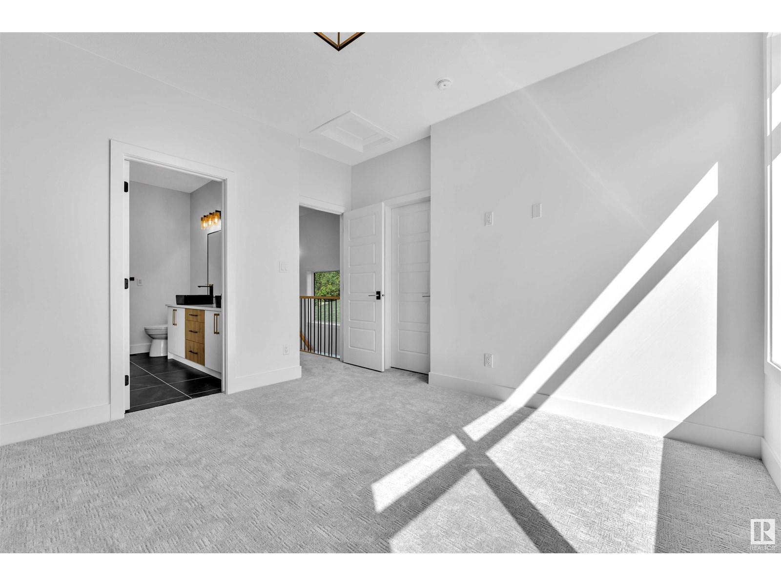 Photo 40 of 10976 138 St Nw, Edmonton AB