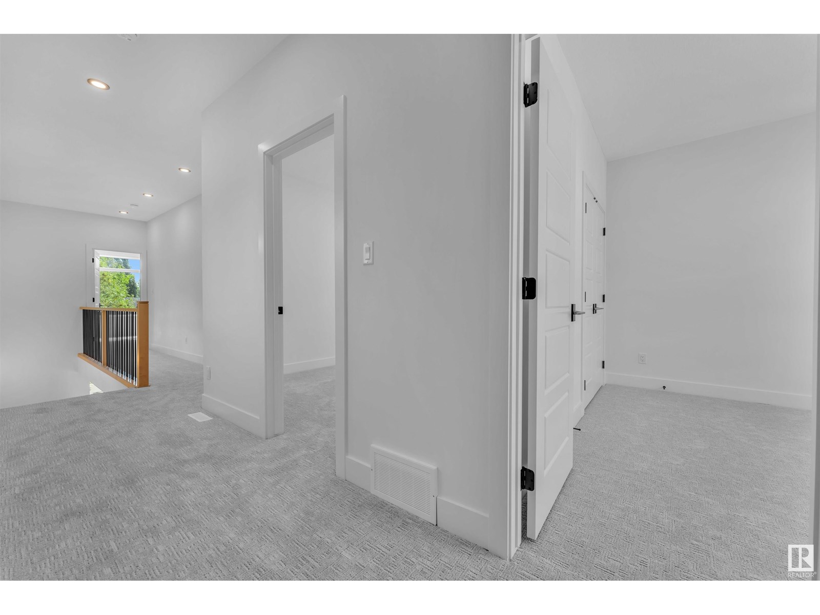 Photo 14 of 10976 138 St Nw, Edmonton AB