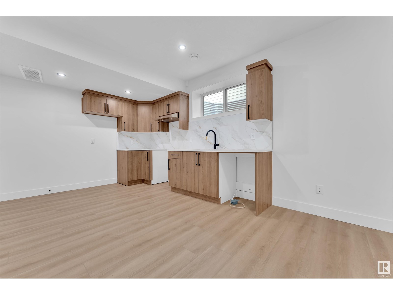 Photo 32 of 10976 138 St Nw, Edmonton AB