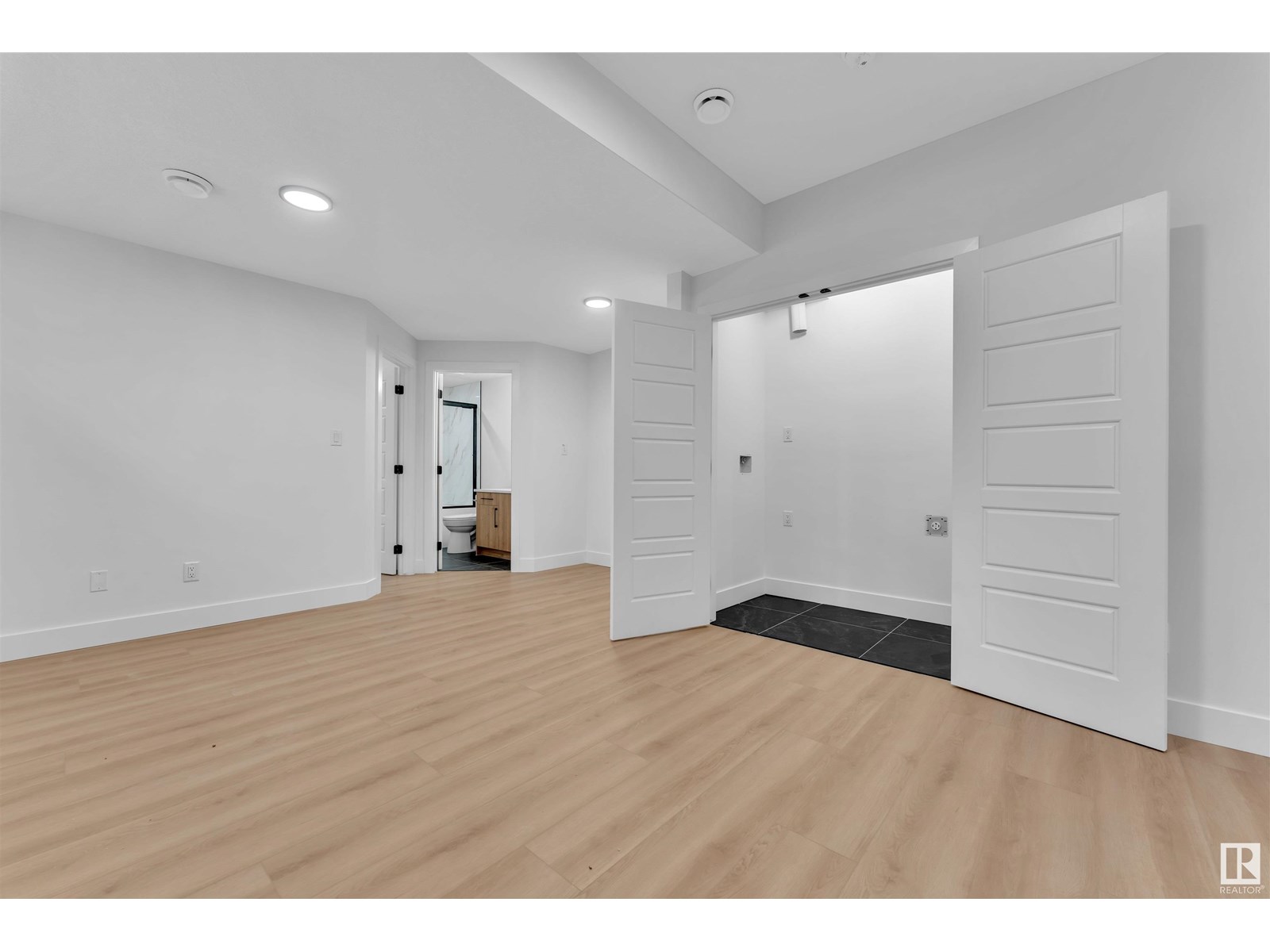 Photo 33 of 10976 138 St Nw, Edmonton AB