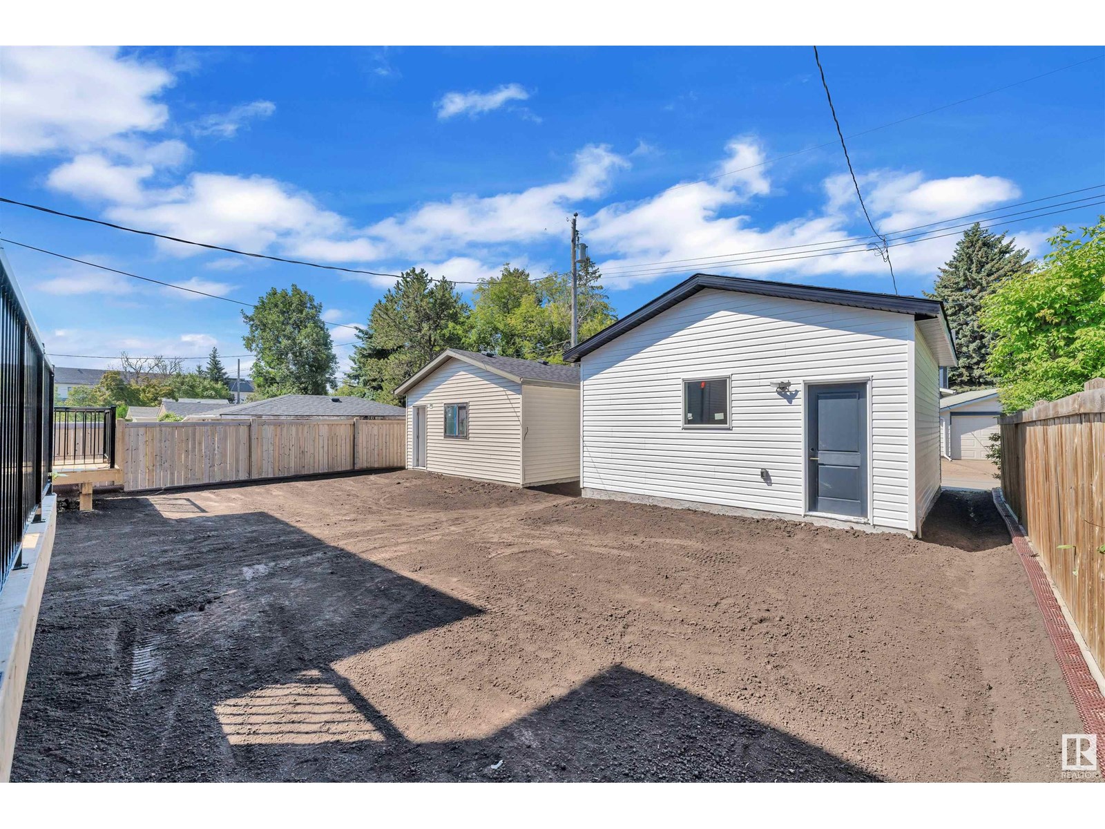 Photo 4 of 10976 138 St Nw, Edmonton AB