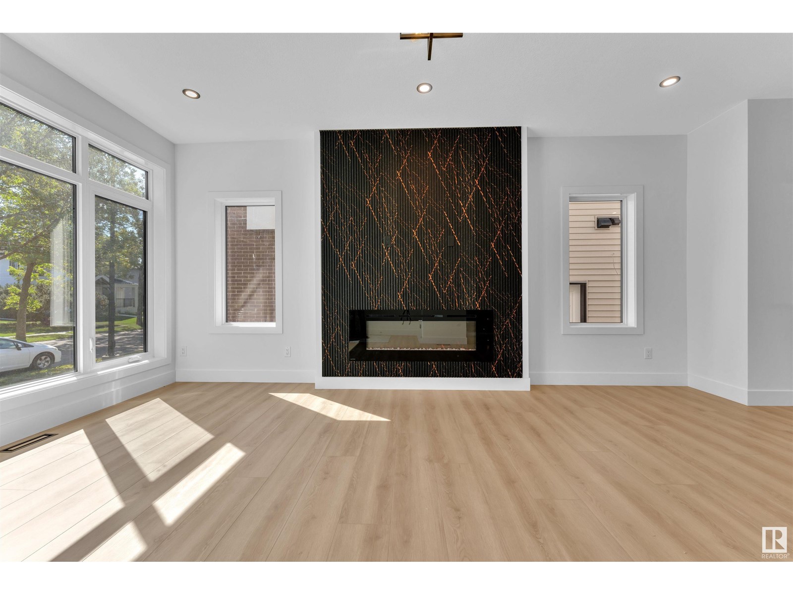 Photo 11 of 10976 138 St Nw, Edmonton AB