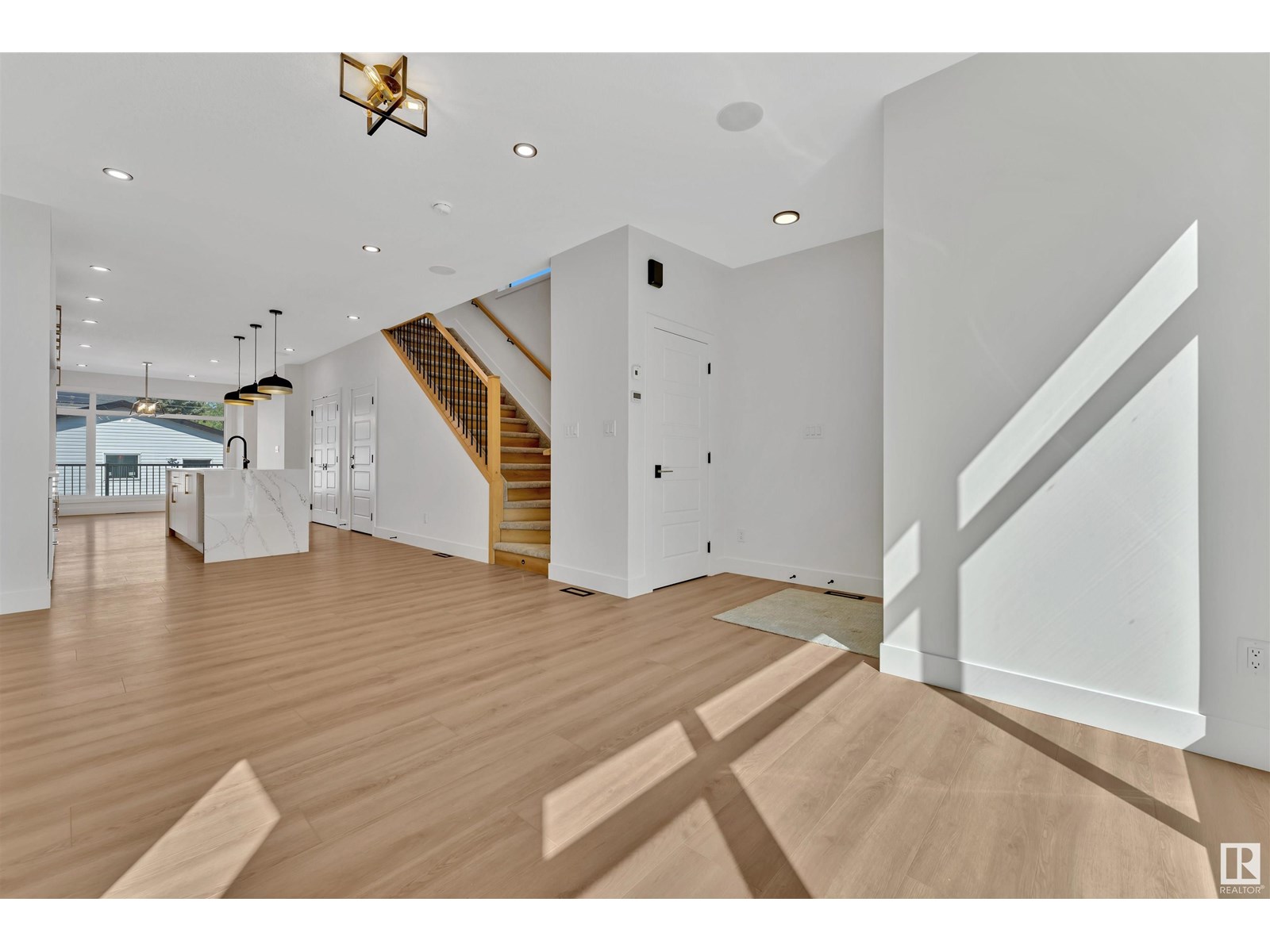 Photo 15 of 10976 138 St Nw, Edmonton AB