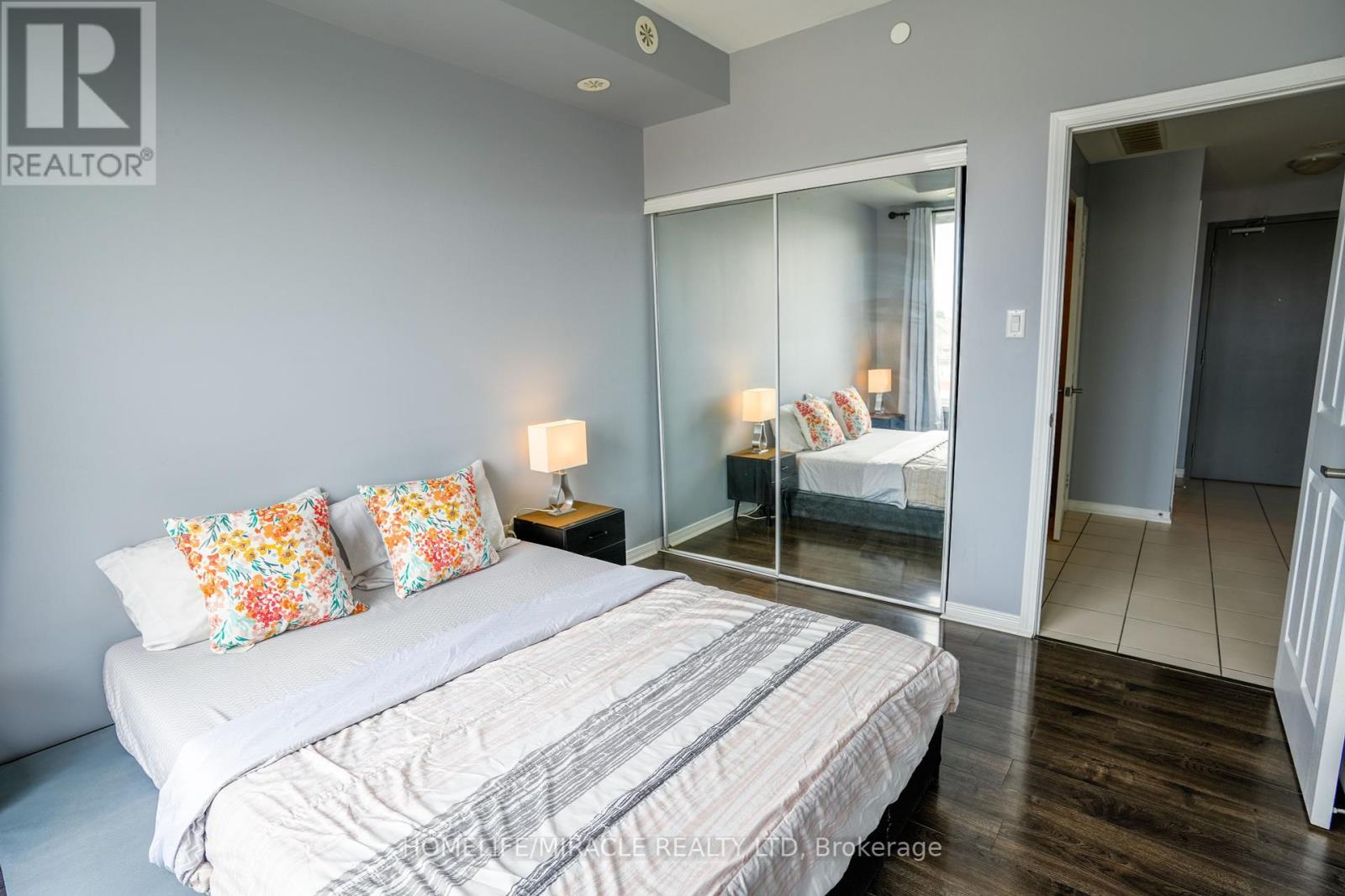 Photo 12 of 306 54 Sky Harbour Drive N, Brampton ON
