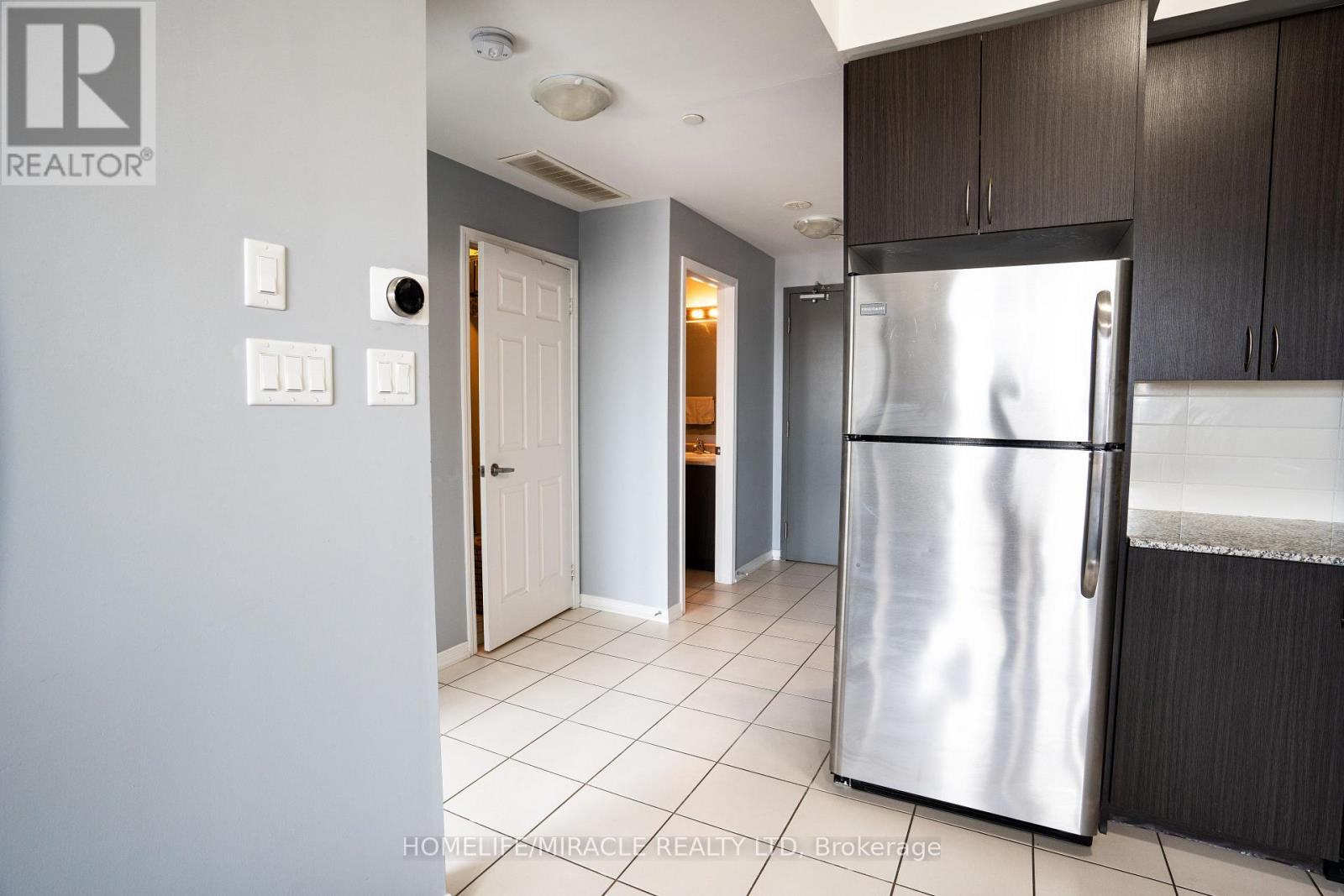 Photo 1 of 306 54 Sky Harbour Drive N, Brampton ON