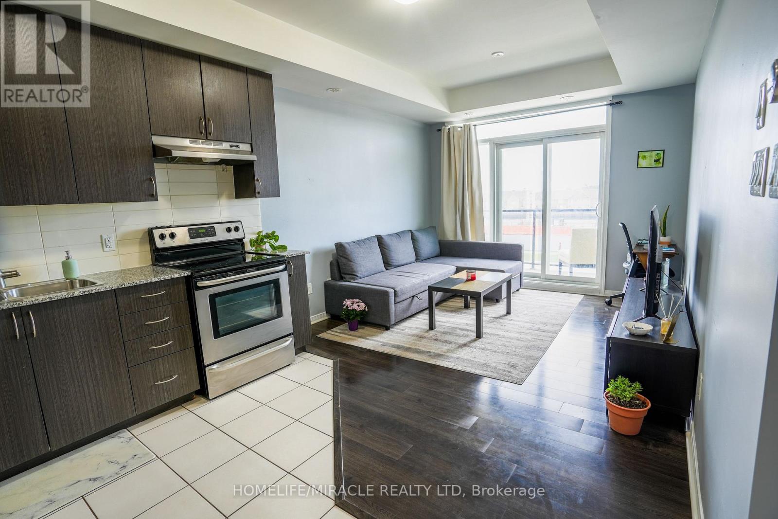 Photo 4 of 306 54 Sky Harbour Drive N, Brampton ON