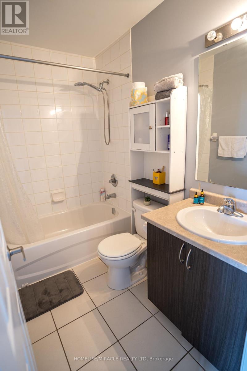 Photo 14 of 306 54 Sky Harbour Drive N, Brampton ON