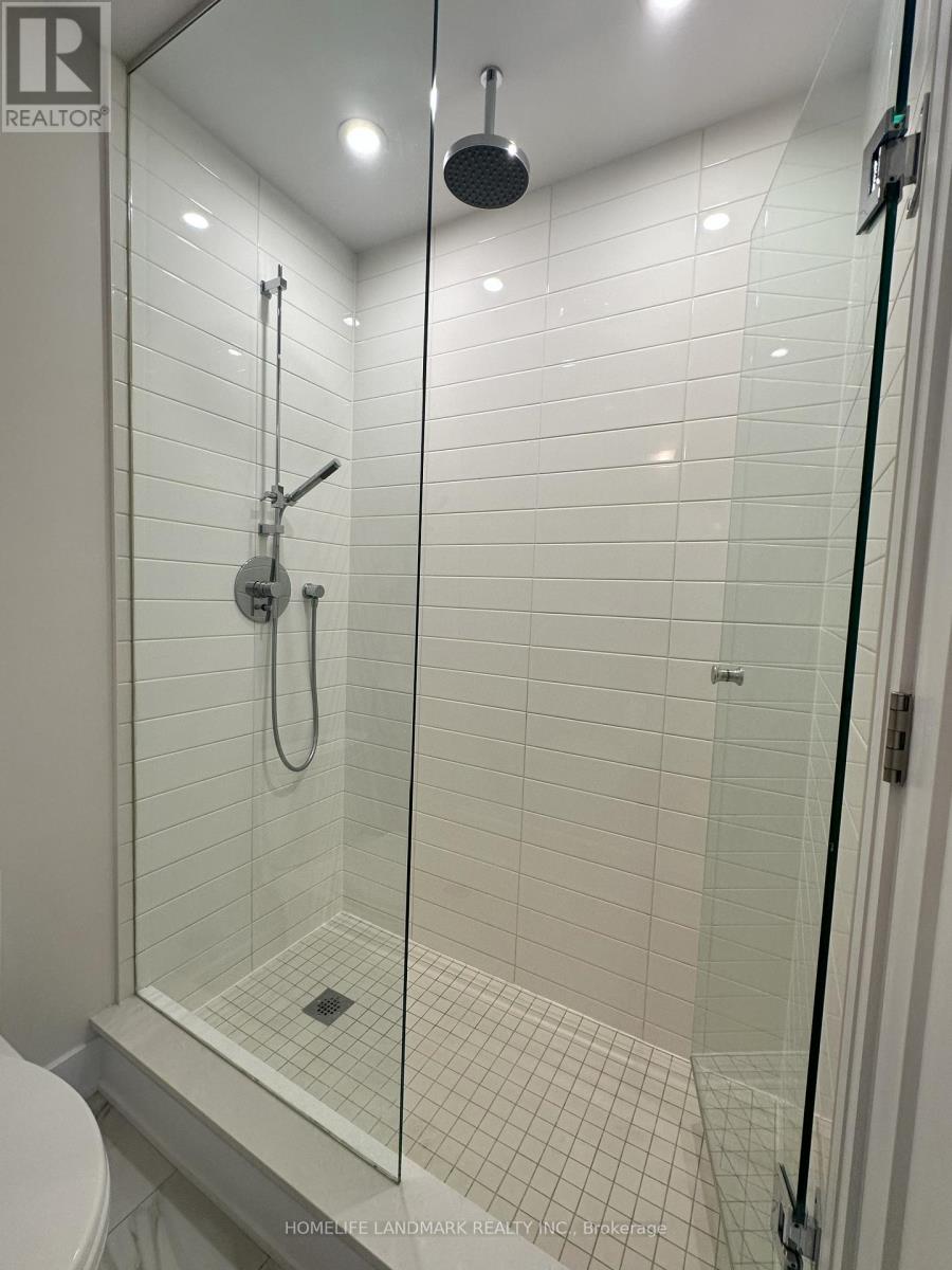 Photo 3 of 1403 88 Cumberland Street, Toronto ON
