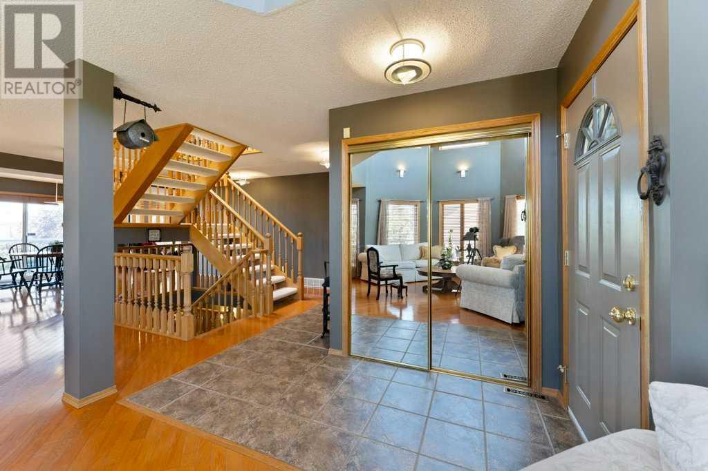 Single Family House for Sale in  Edgebrook Circle NW Edgemont Calgary 