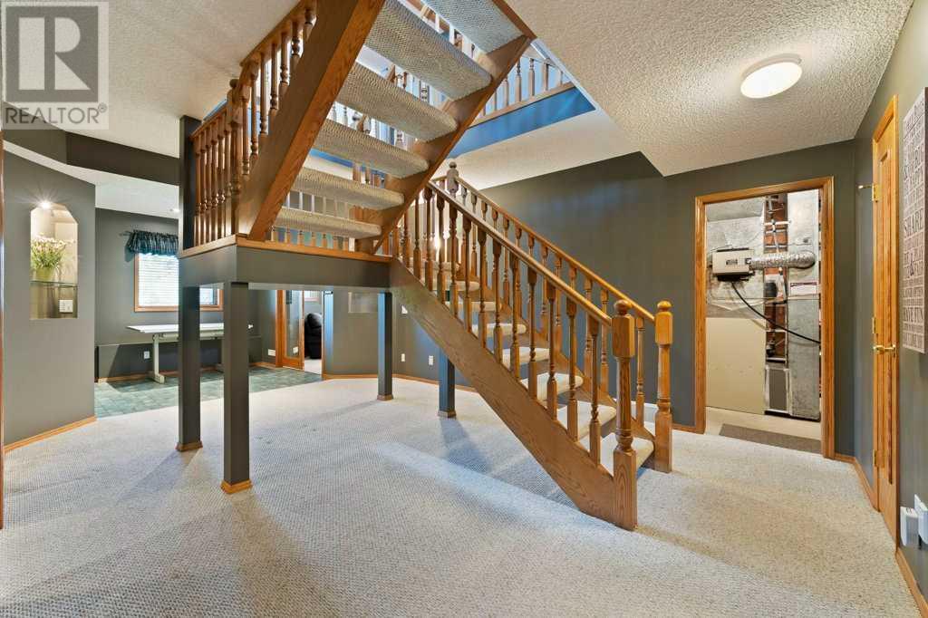 Single Family House for Sale in  Edgebrook Circle NW Edgemont Calgary 