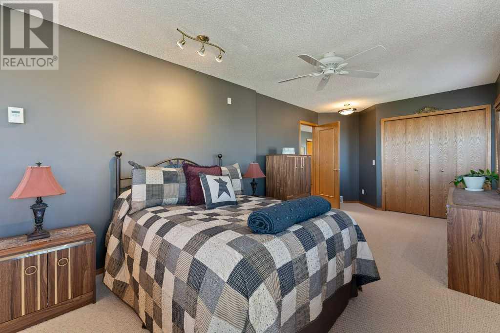 Single Family House for Sale in  Edgebrook Circle NW Edgemont Calgary 