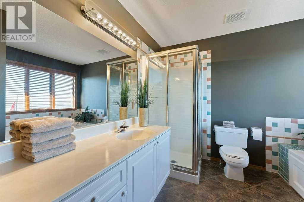 Single Family House for Sale in  Edgebrook Circle NW Edgemont Calgary 