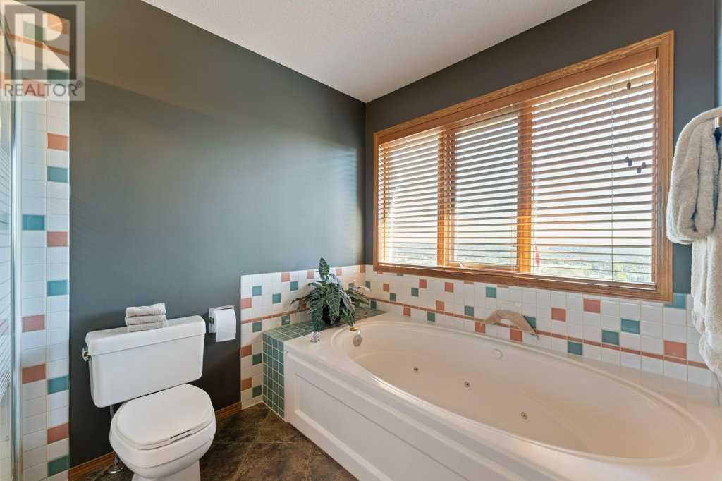 Single Family House for Sale in  Edgebrook Circle NW Edgemont Calgary 