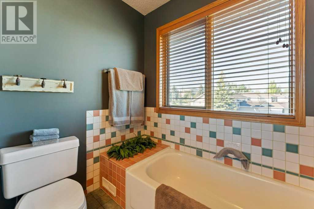 Single Family House for Sale in  Edgebrook Circle NW Edgemont Calgary 