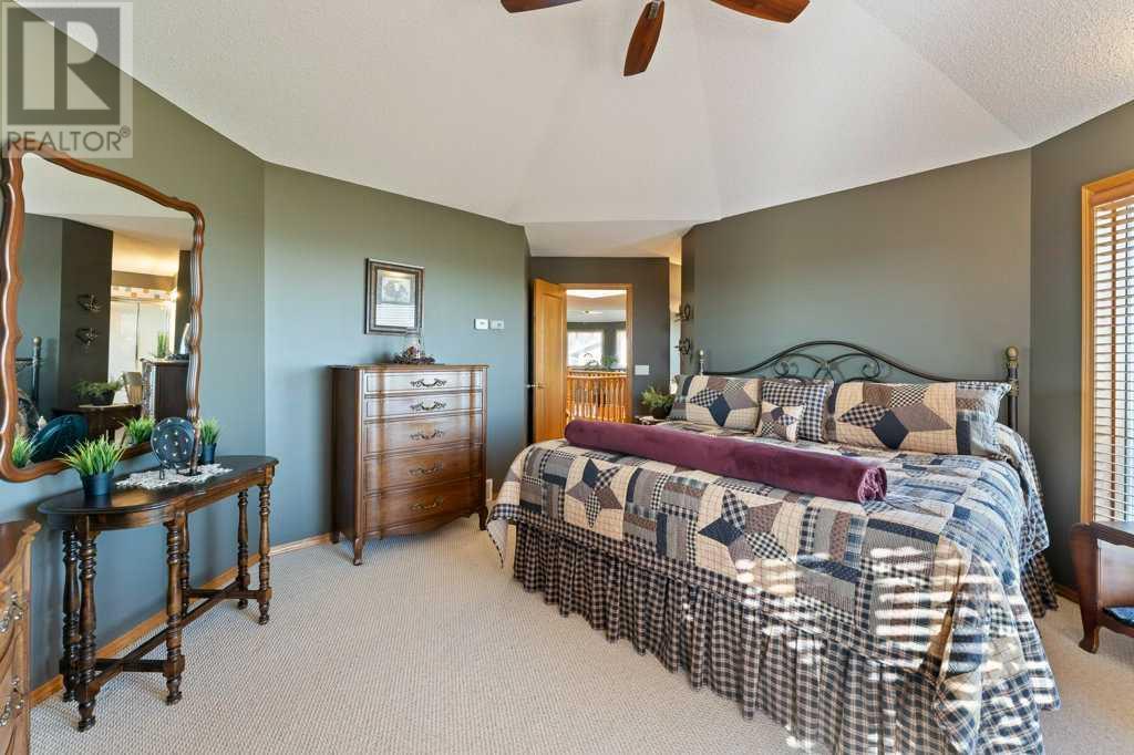 Single Family House for Sale in  Edgebrook Circle NW Edgemont Calgary 