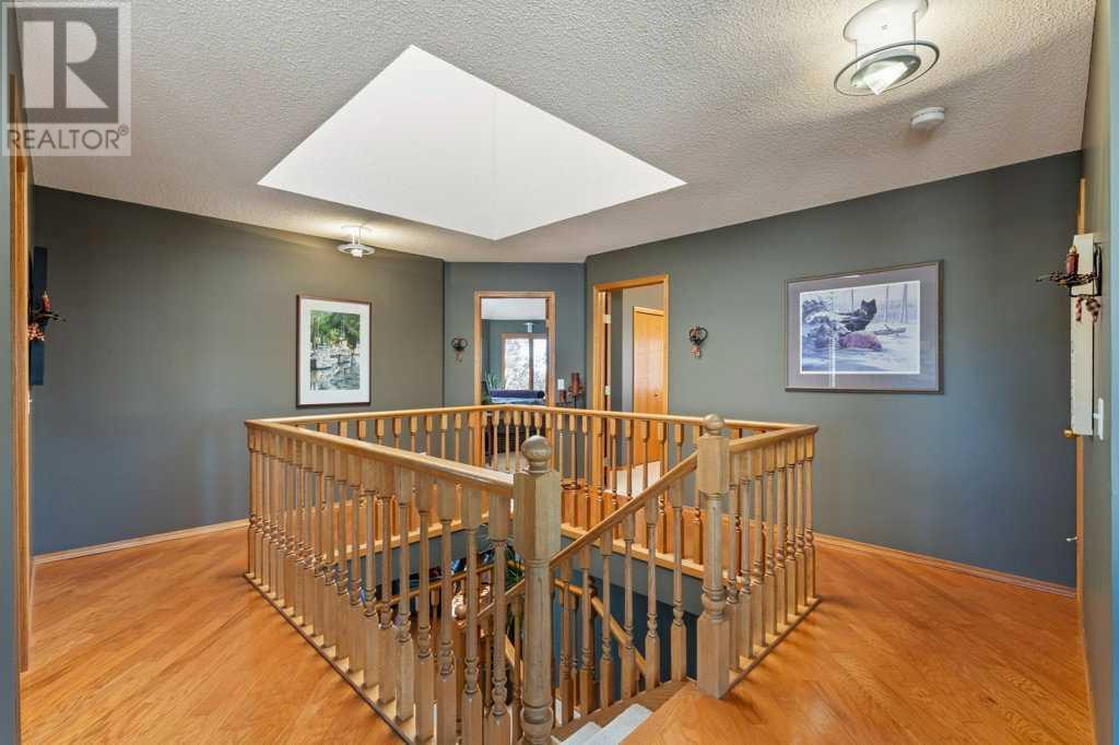 Single Family House for Sale in  Edgebrook Circle NW Edgemont Calgary 