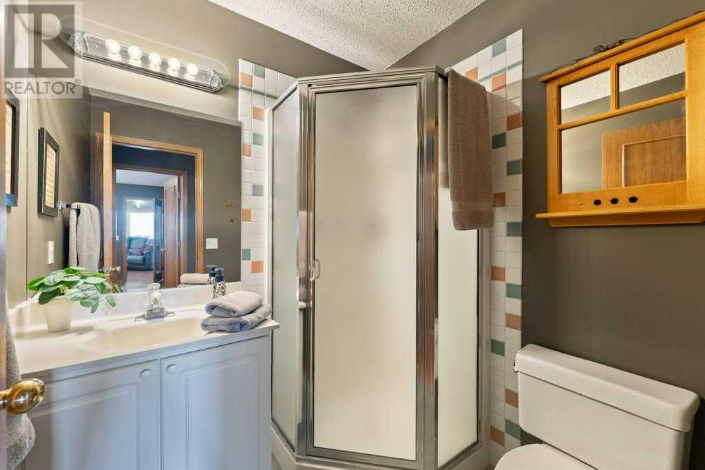 Single Family House for Sale in  Edgebrook Circle NW Edgemont Calgary 