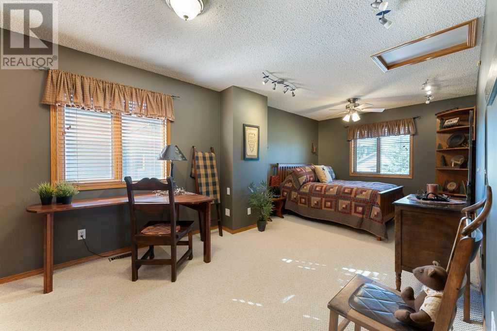 131 Edgebrook Circle NW, Calgary, Alberta
