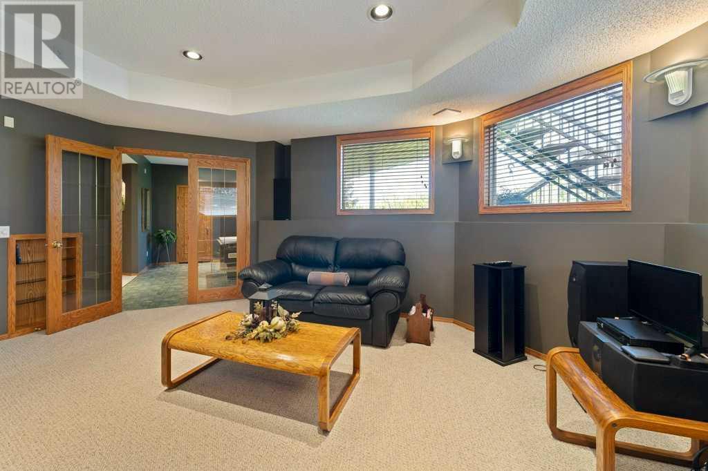 Single Family House for Sale in  Edgebrook Circle NW Edgemont Calgary 
