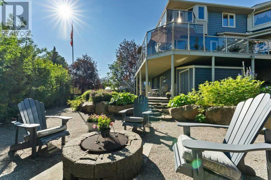 Single Family House for Sale in  Edgebrook Circle NW Edgemont Calgary 