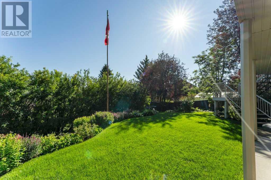 Single Family House for Sale in  Edgebrook Circle NW Edgemont Calgary 