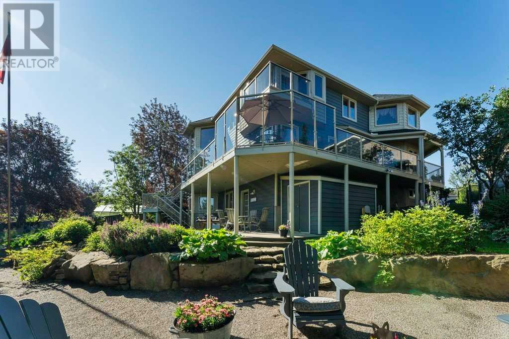 Single Family House for Sale in  Edgebrook Circle NW Edgemont Calgary 
