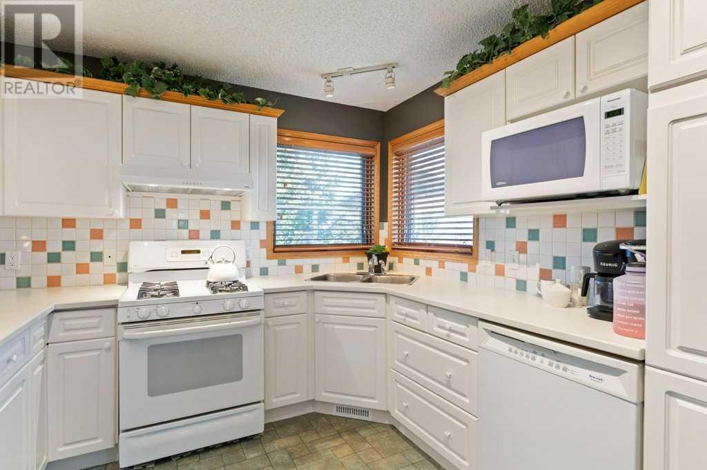 Single Family House for Sale in  Edgebrook Circle NW Edgemont Calgary 