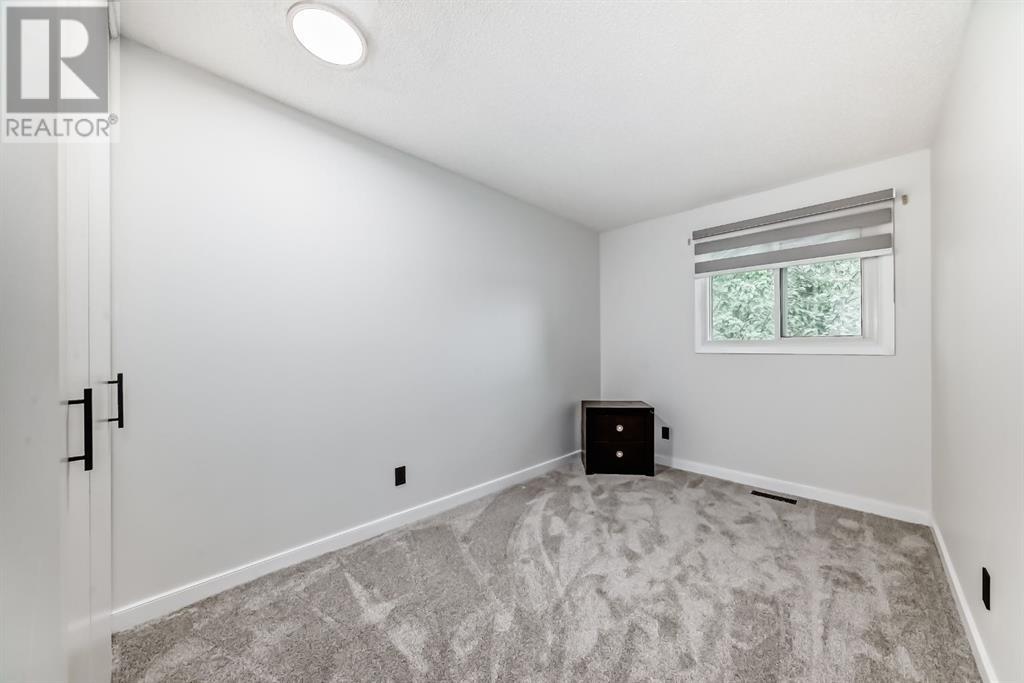 Single Family House 4 Level for Sale in  Bernard Place NW Beddington Heights Calgary 