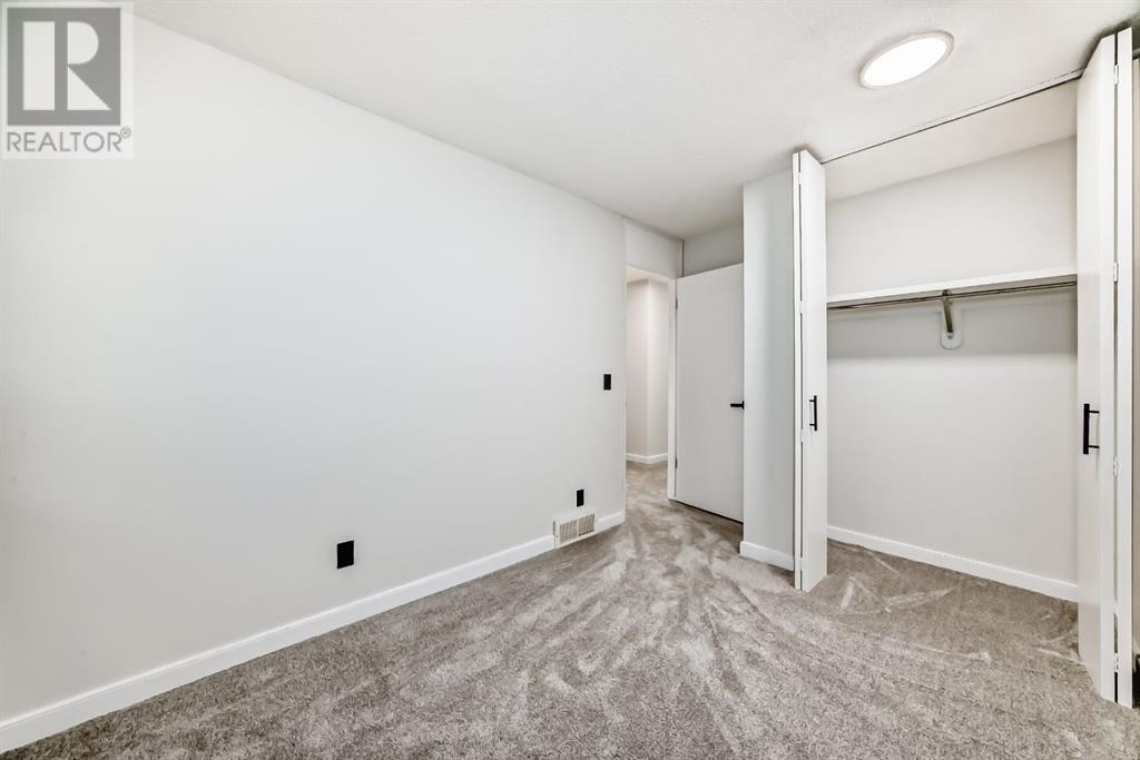 Single Family House 4 Level for Sale in  Bernard Place NW Beddington Heights Calgary 