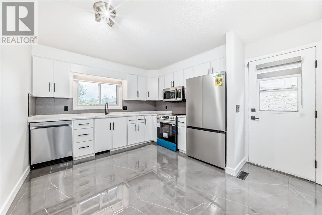 Single Family House 4 Level for Sale in  Bernard Place NW Beddington Heights Calgary 