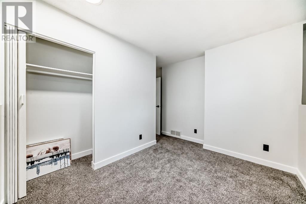 Single Family House 4 Level for Sale in  Bernard Place NW Beddington Heights Calgary 
