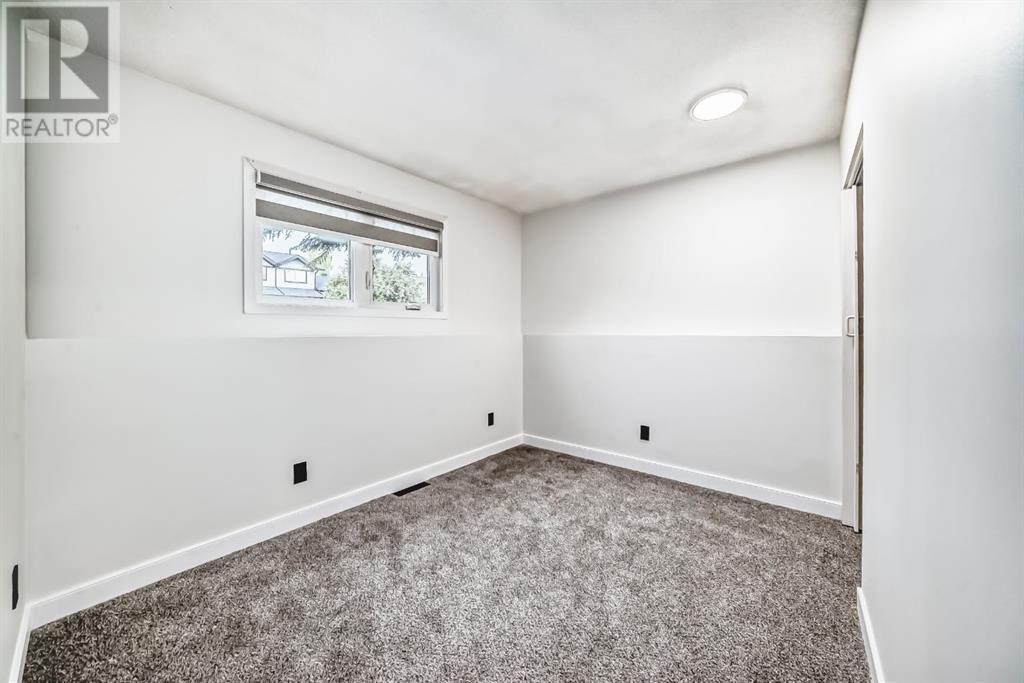 Single Family House 4 Level for Sale in  Bernard Place NW Beddington Heights Calgary 
