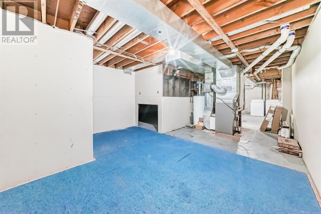 Single Family House 4 Level for Sale in  Bernard Place NW Beddington Heights Calgary 