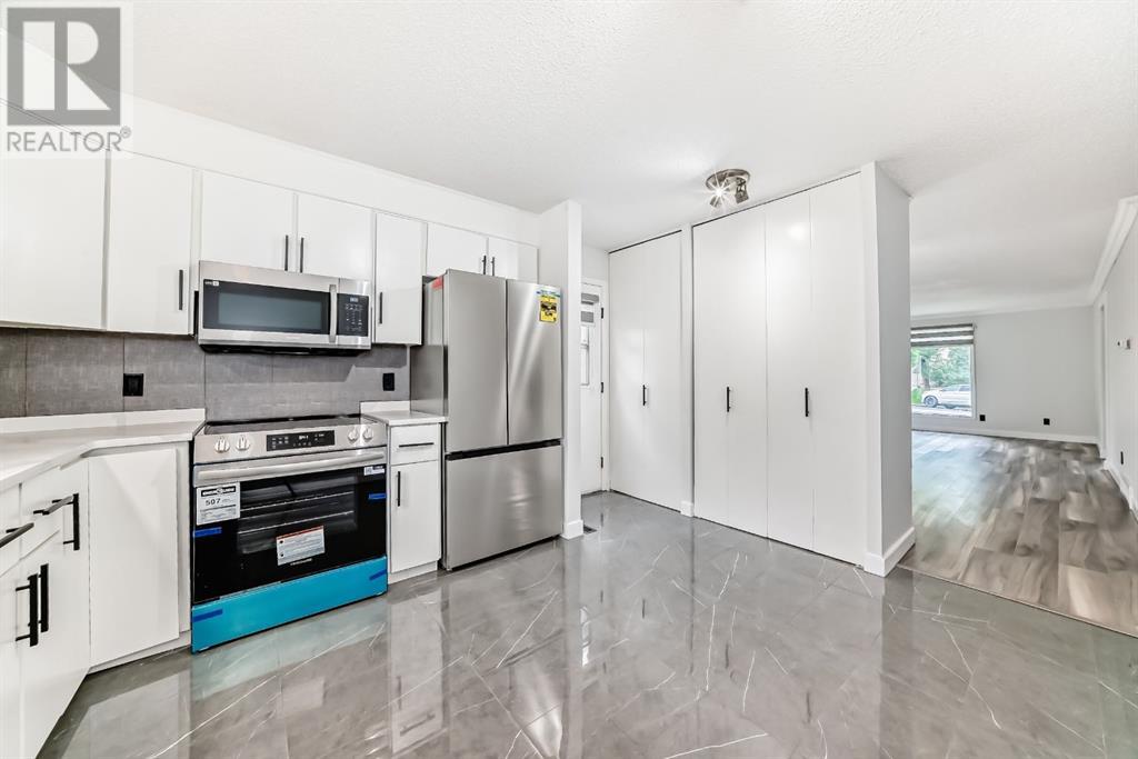 Single Family House 4 Level for Sale in  Bernard Place NW Beddington Heights Calgary 