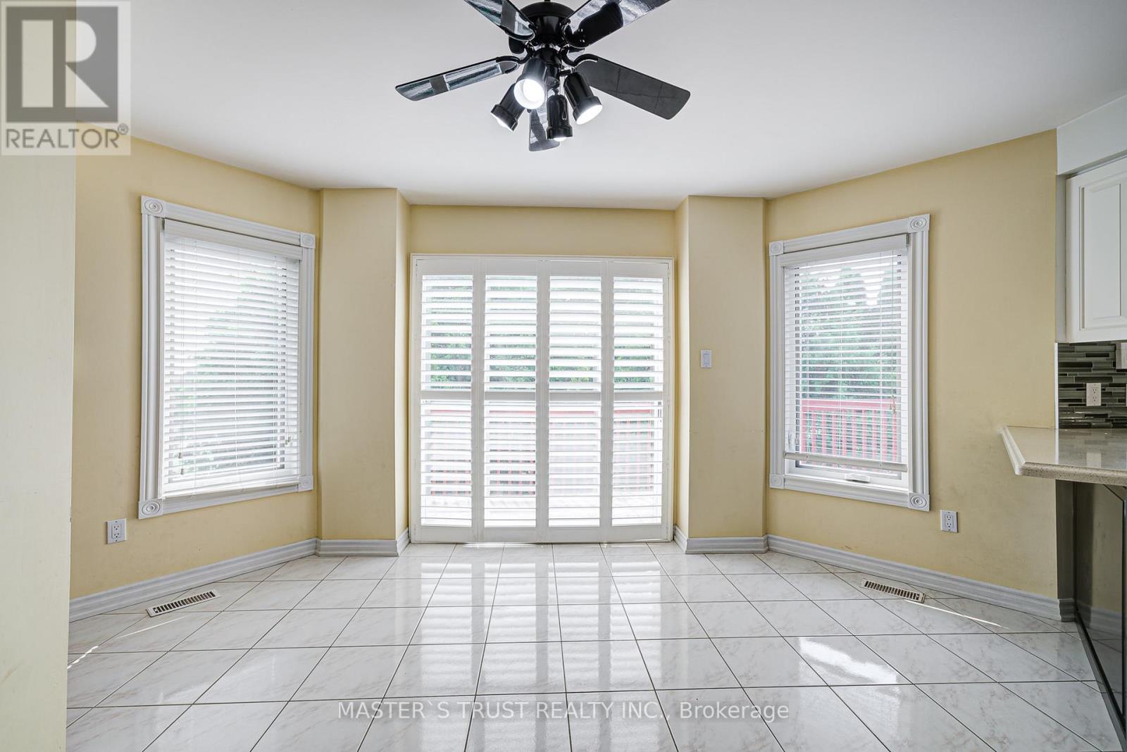 Photo 32 of 24 Queensgate Court, Markham ON