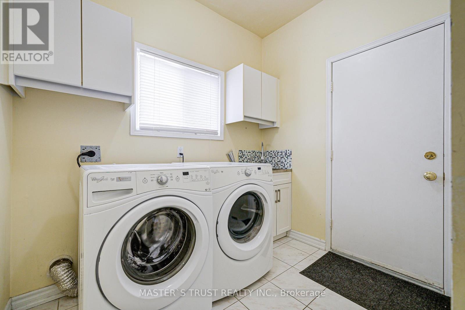 Photo 35 of 24 Queensgate Court, Markham ON