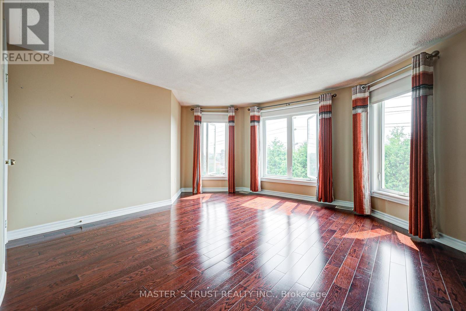 Photo 39 of 24 Queensgate Court, Markham ON