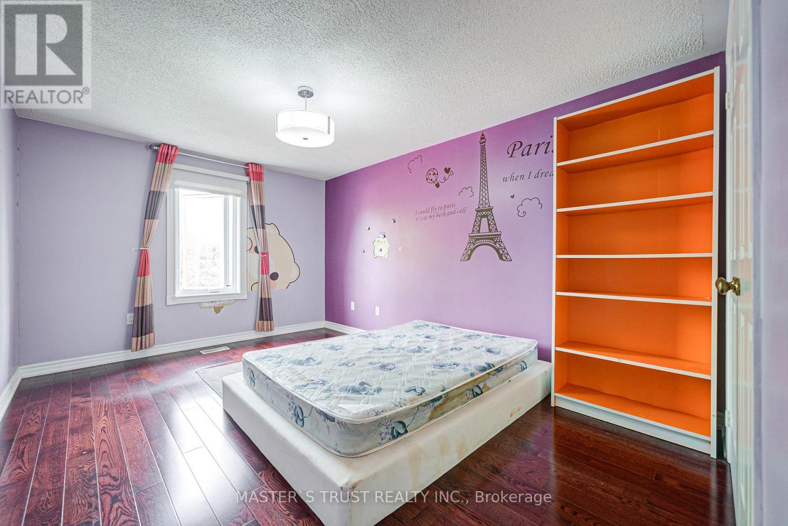Photo 23 of 24 Queensgate Court, Markham ON