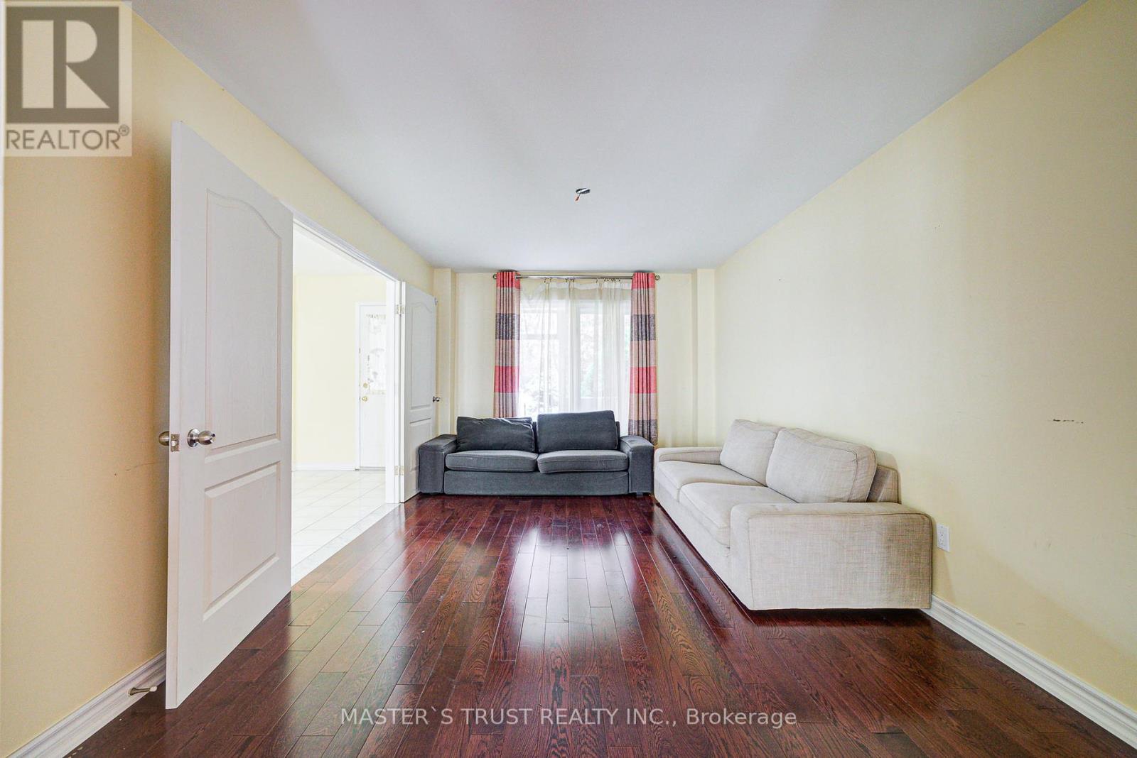 Photo 27 of 24 Queensgate Court, Markham ON