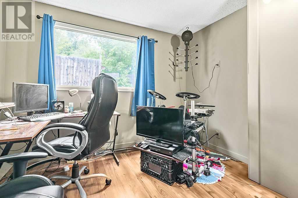 Single Family House Bungalow for Sale in   Avenue NW Montgomery Calgary 