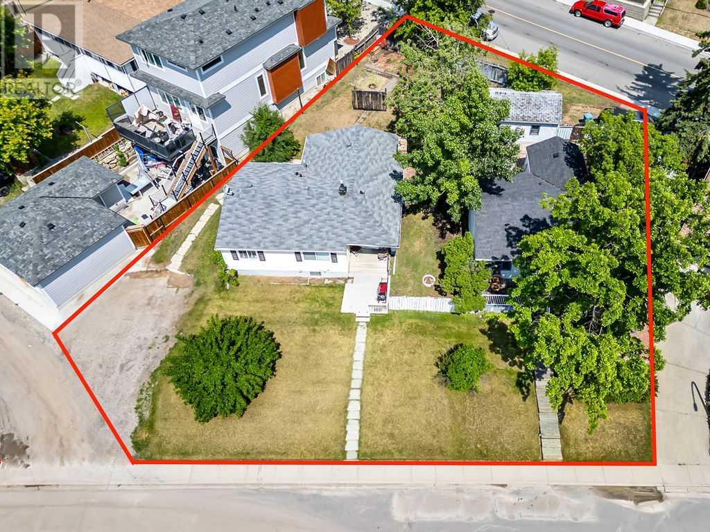 Single Family House Bungalow for Sale in   Avenue NW Montgomery Calgary 