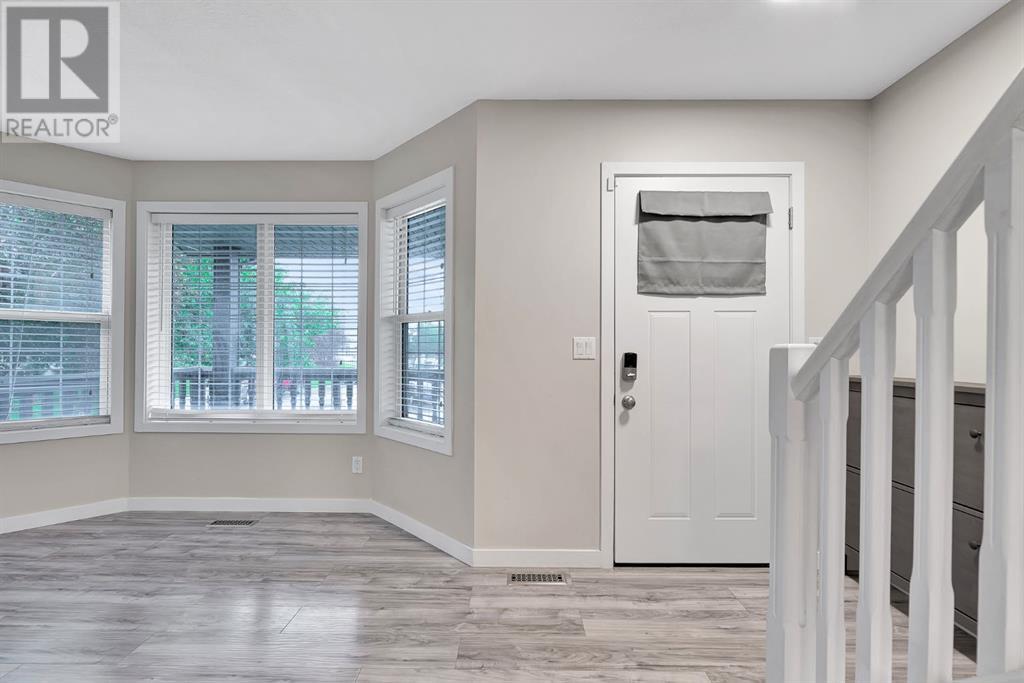 Single Family House for Sale in  Erin Meadow Close SE Erin Woods Calgary 